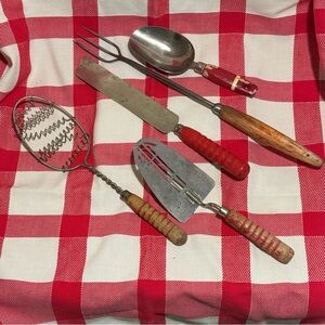 Vintage Five Piece Kitchen Utensil Set. Two brand name, the rest unmarked.